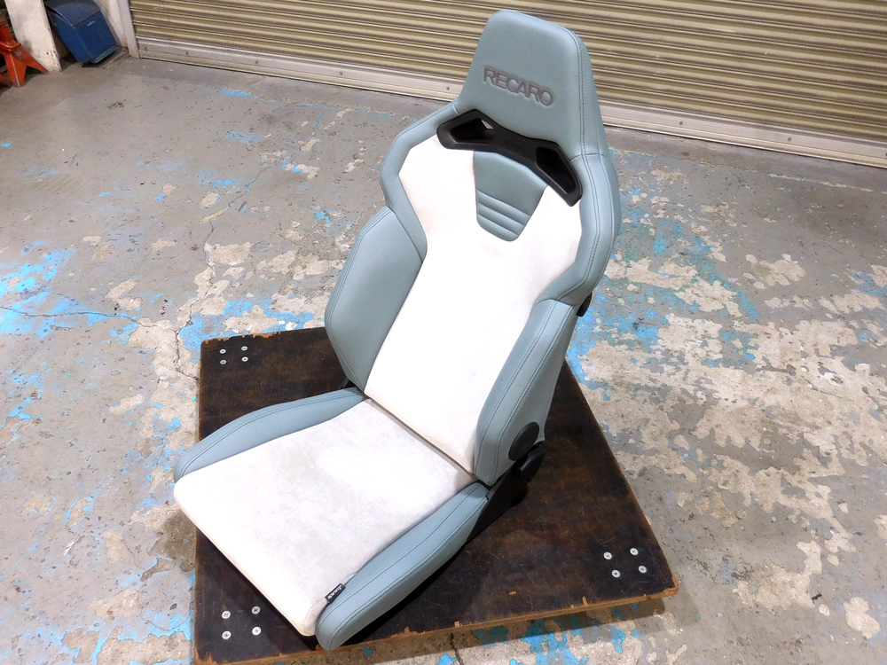 RECARO SR-C UT100H デモカー使用品